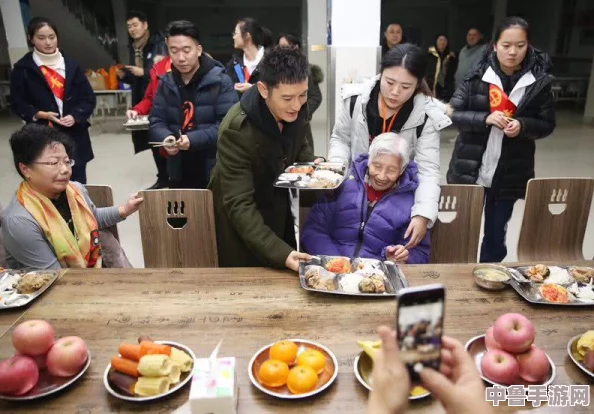 同性老头吃老头，谁是最后的＂食神＂？老年人饮食大赛掀起养老院新风潮