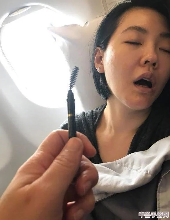 少司缘翻白眼流口水流眼泪图片：玩家直呼＂这也太真实了＂，游戏表情包引爆笑