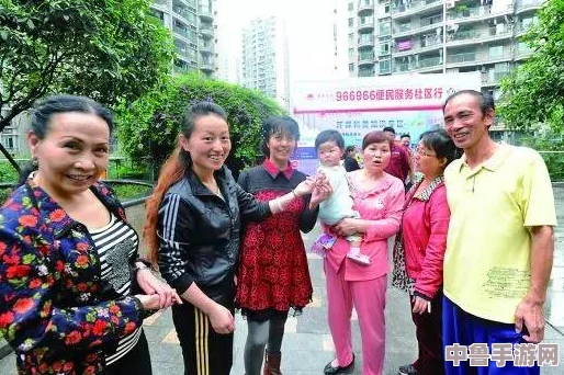 草堂湾社区人口激增，居民欢呼＂幸福指数爆表＂，邻里和谐共创美好家园