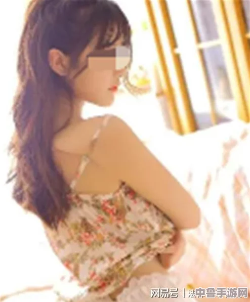 白丝校花裸身:一场意外的露骨邂逅,究竟谁是幕后黑手? 白丝校花裸身:一场意外的露骨邂逅,究竟谁是幕后黑手?