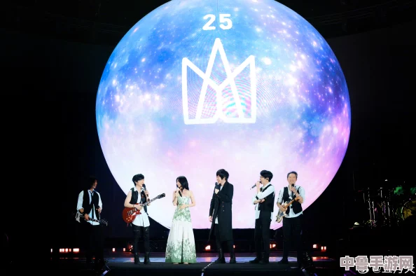 色婷婷五月天：春光乍泄,花开烂漫,谁与共赏这人间绝色？