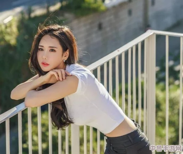 高龄老妞BBW性姣：成熟魅力与自信的结合，让人眼前一亮的真实体验分享