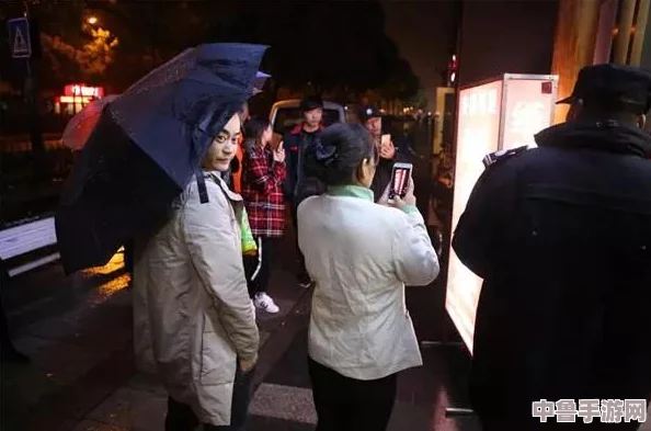 爆料!惊天大瓜!某知名企业高管深夜密会神秘人士,疑似涉及巨额交易,内幕消息令人震惊