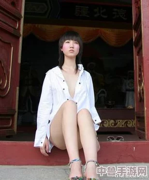 “张筱雨人体玉门两腿打开”，她的大胆表现融合了艺术与美的极致，传递出深刻的自我表达