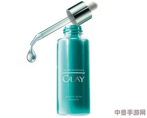 国产一区二区三区最好精华液：用户高度评价的护肤秘密，打造水润透亮肌肤的新选择