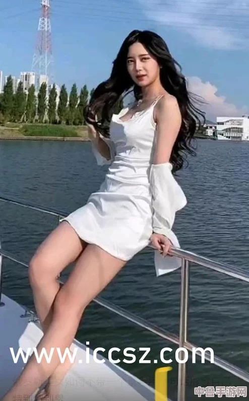 白丝校花4扒开美腿甜美app，用户热评：非凡体验与美丽的完美结合，让人无法抵挡的魅力！