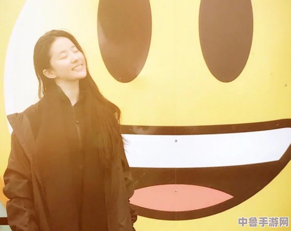 “起来还在c骨科，网友热议：这真是让人心疼的坚持与无奈”